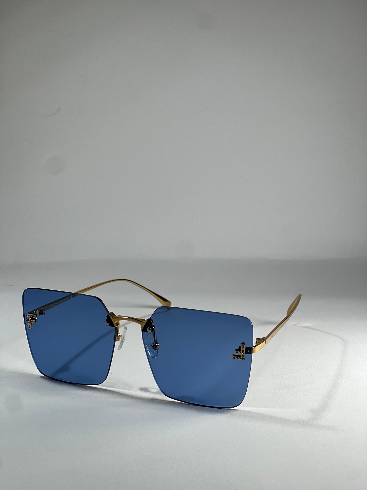 Fendi FE4082US