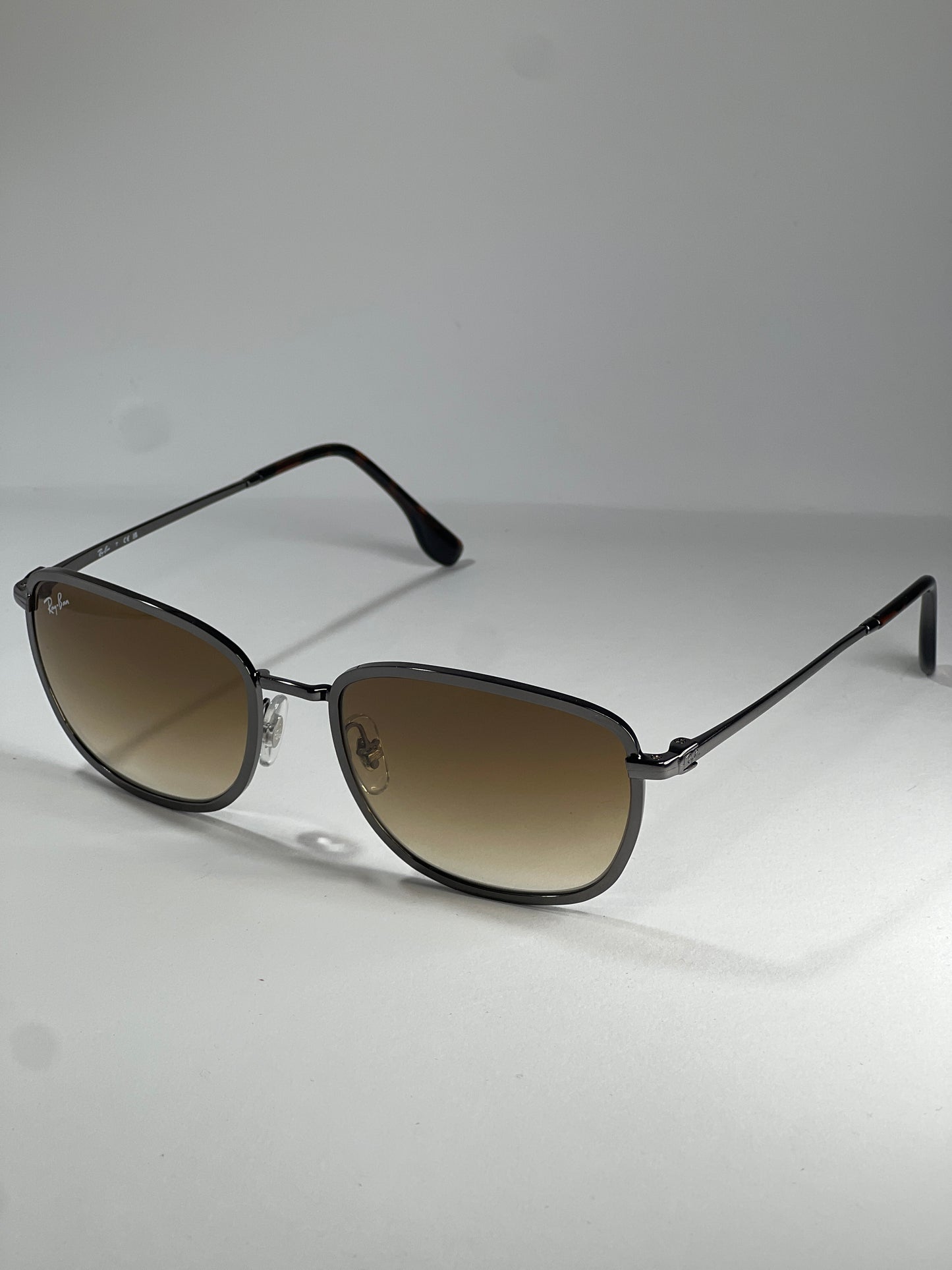 Ray-Ban RB3705