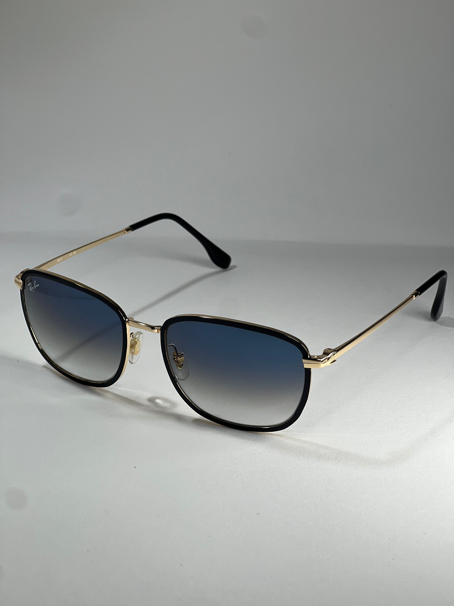 Ray-Ban RB3705
