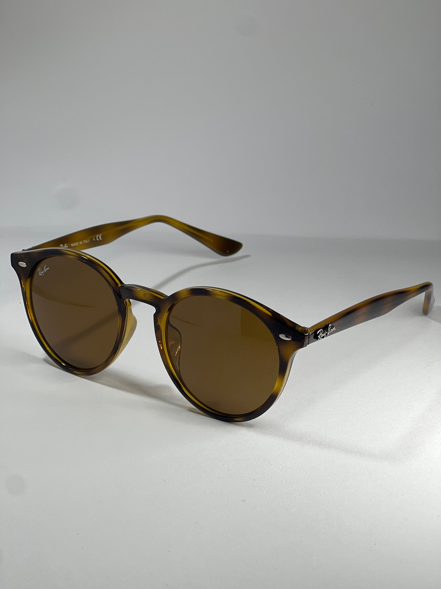 Lunettes de soleil rondes en acétate Ray-Ban RB2180F