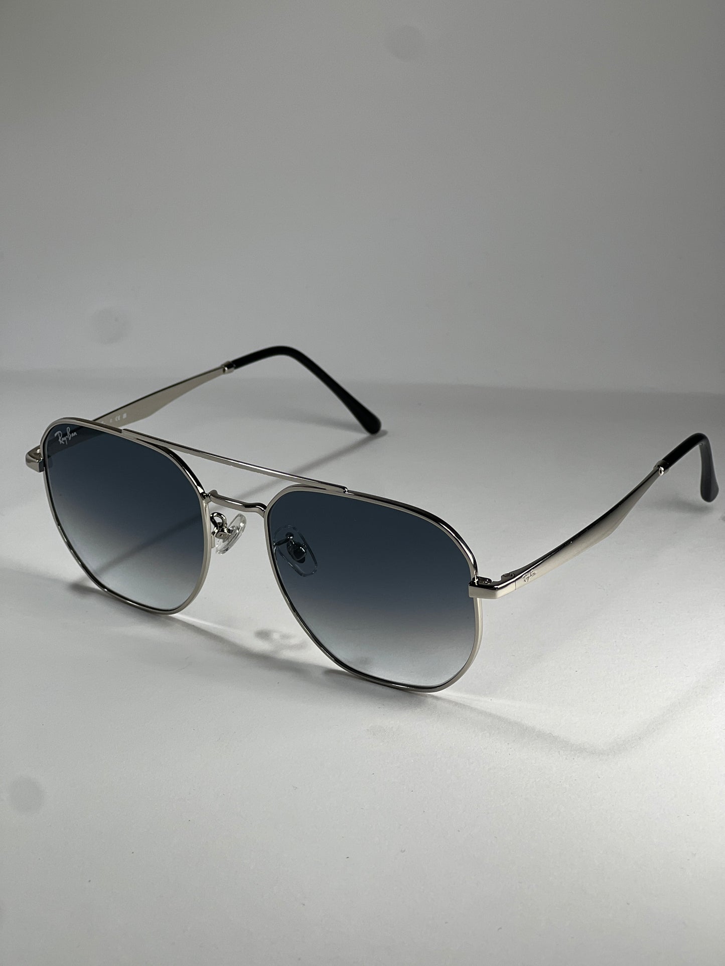 Ray-Ban RB3724D