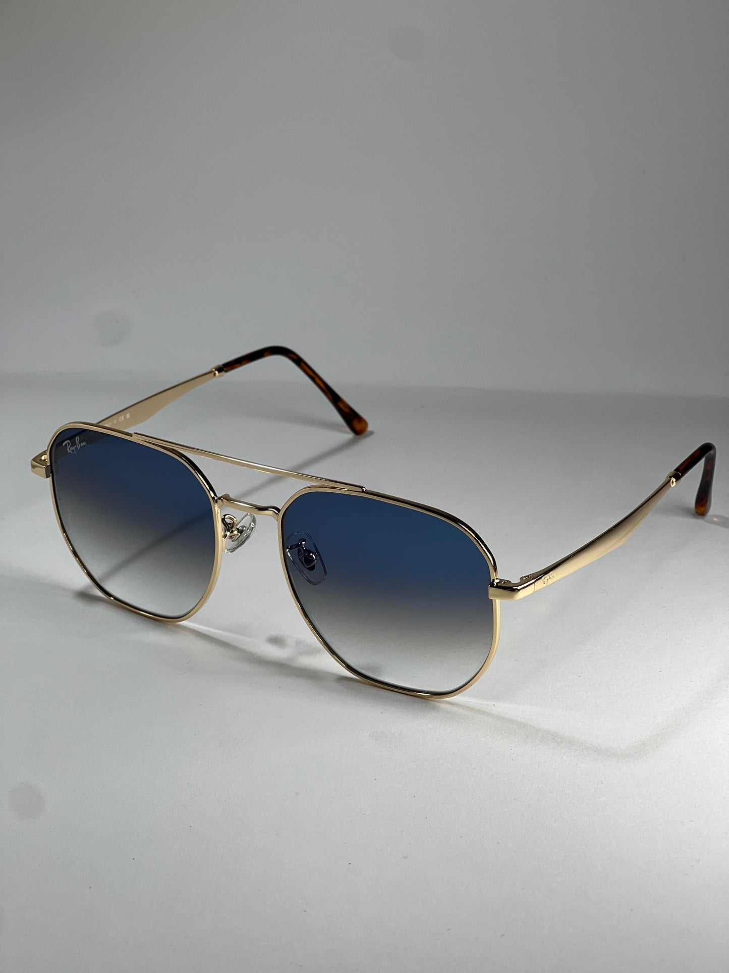 Ray-Ban RB3724D
