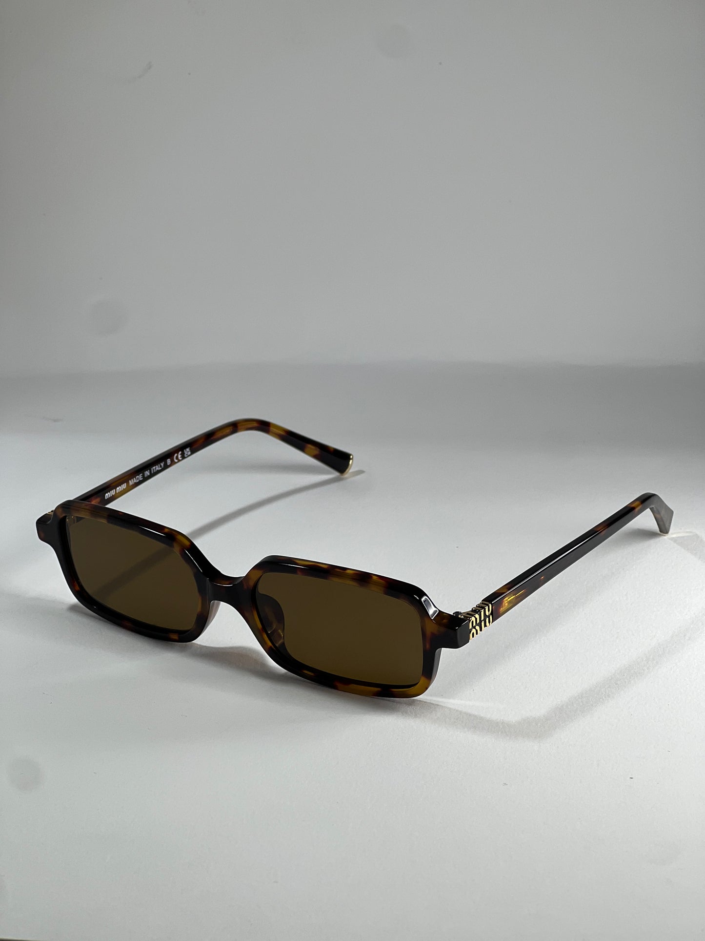 Lunettes de soleil Miu Miu SMU11Z Regard
