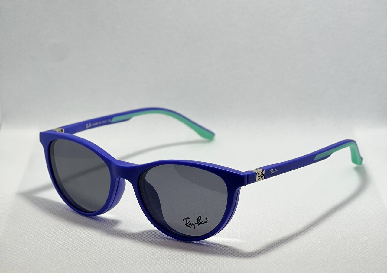 Blue Rey.Ban clip on sunglasses