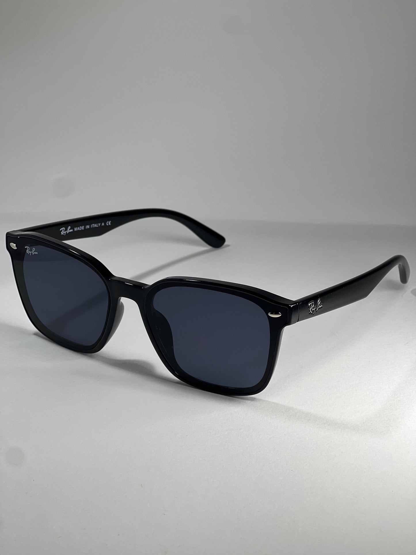 Ray-Ban RB4392