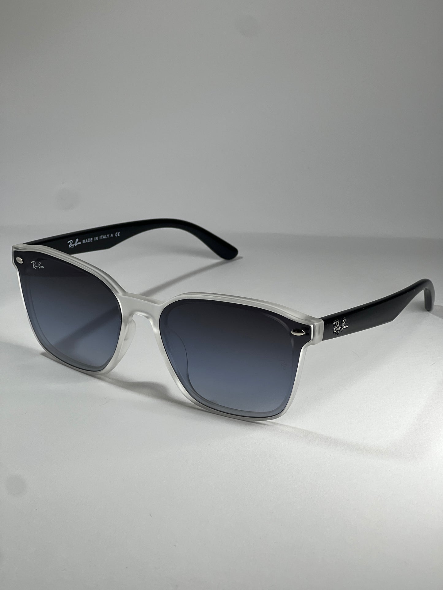 Ray-Ban RB4392