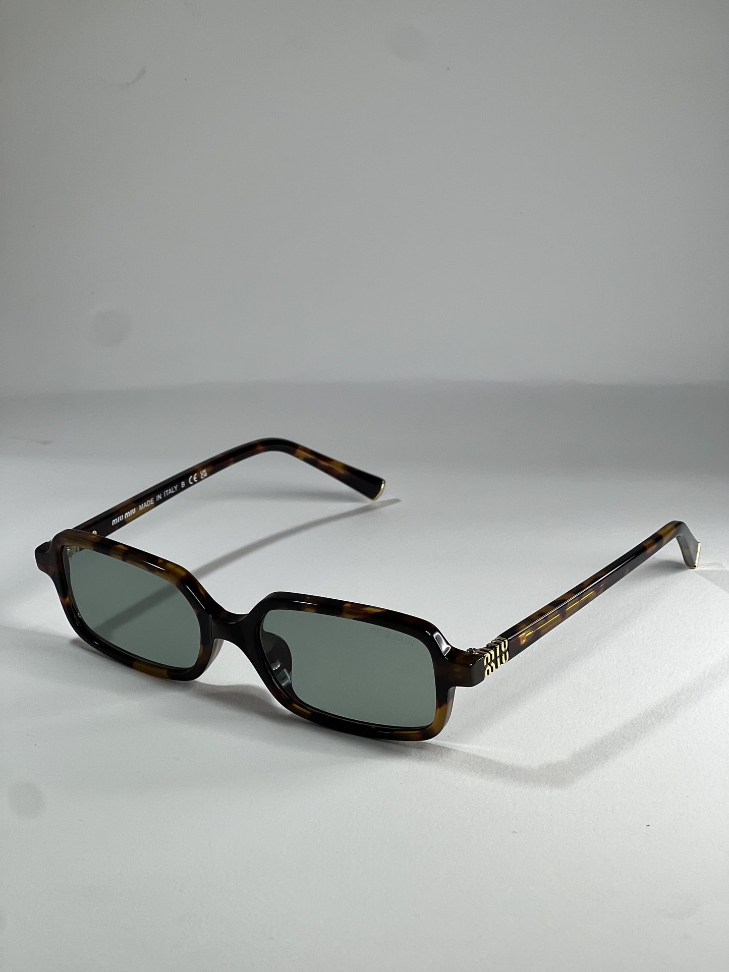 Lunettes de soleil Miu Miu SMU11Z Regard
