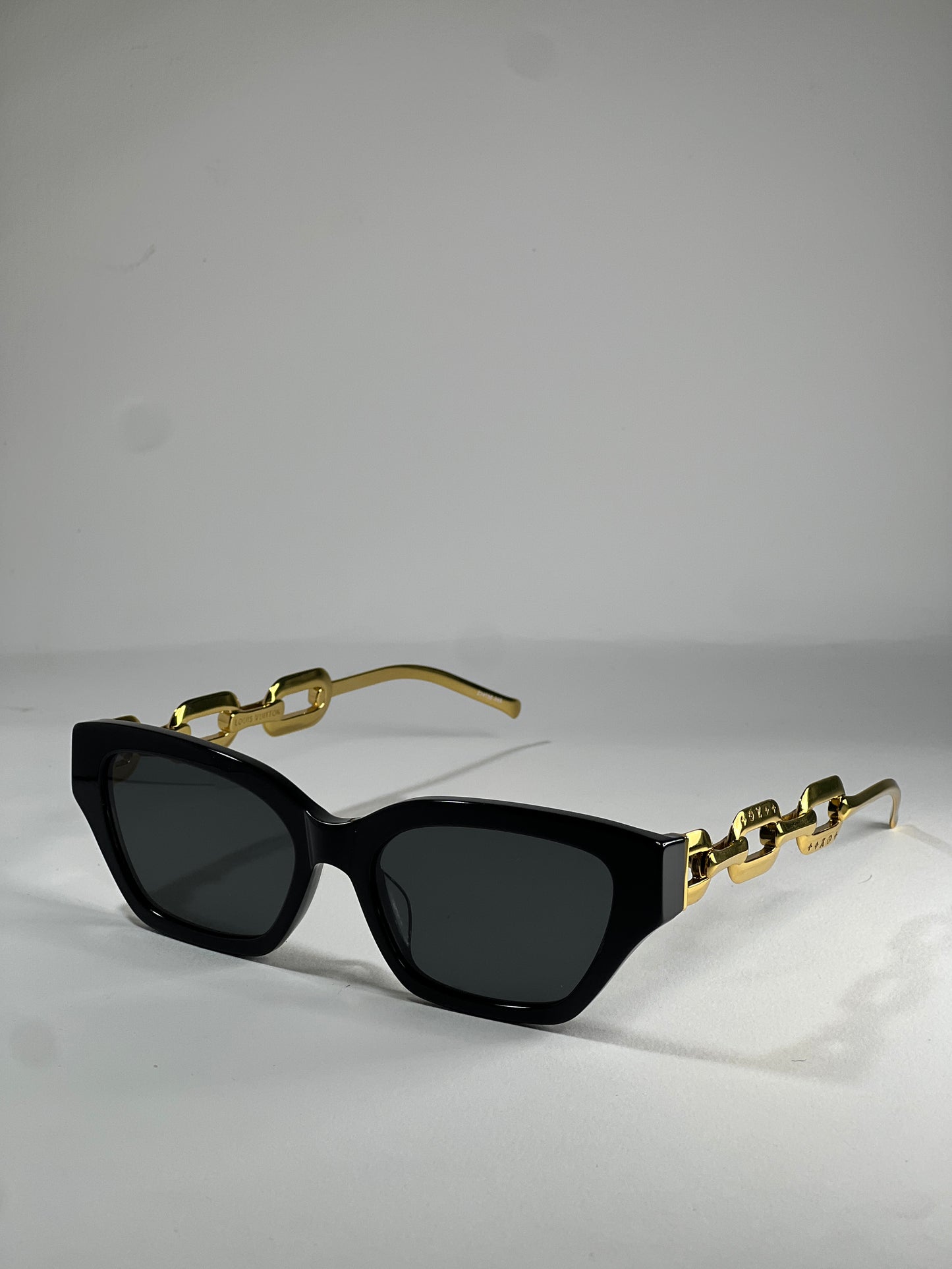 LOUIS VUITTON Edge